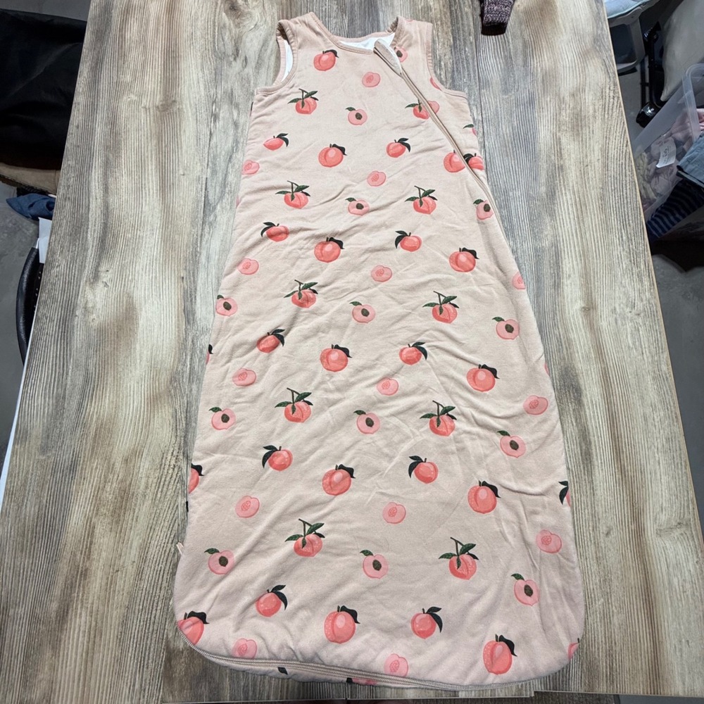 Cottagecore Kyte Baby Sleep Sack Peach Fruit Print Whimsical 1.0 TOG M - Picture 2 of 4